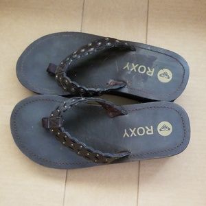 Roxy flip flops size 6